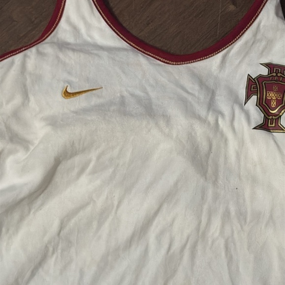 Nike Portugal size girls 12-14 halter top tie up white, shelf bra white burgundy - Picture 3 of 8